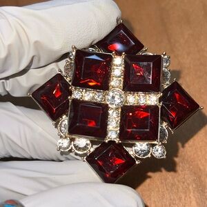 2014 Avon Bijoux Collectible Rhinestone Brooch Wearable As Is No return